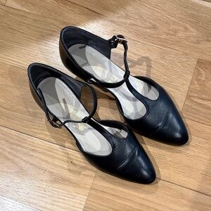 Elegant Black Women's Shoes. Size 4.5!!